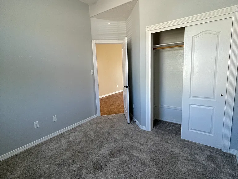 529 Minturn Ct NE — Photo 6