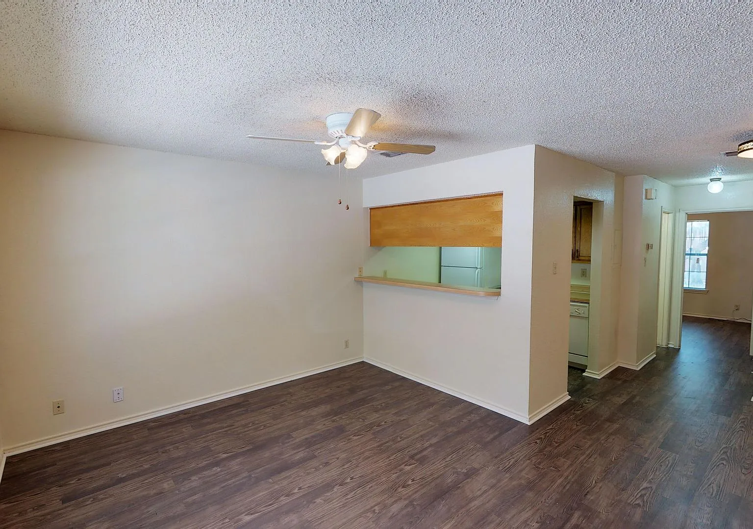 Sleepy Hollow Apartments - 1 Bedroom/1 Bath - Walking distance to University of North Texas — Photo 2