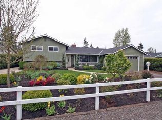 820 E 5th St, Molalla, OR 97038