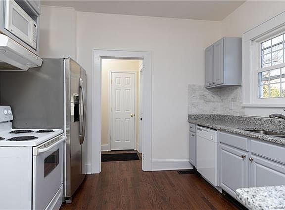 5th image of 832 Charlotte Ave