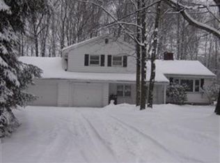 1571 Maple Dr, Hubbard, OH 44425