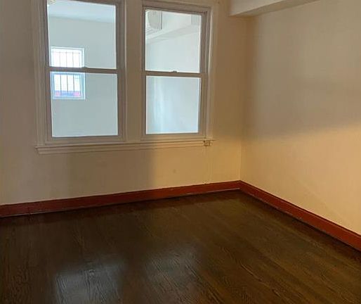 5th image of 1613 18th St SE APT 4