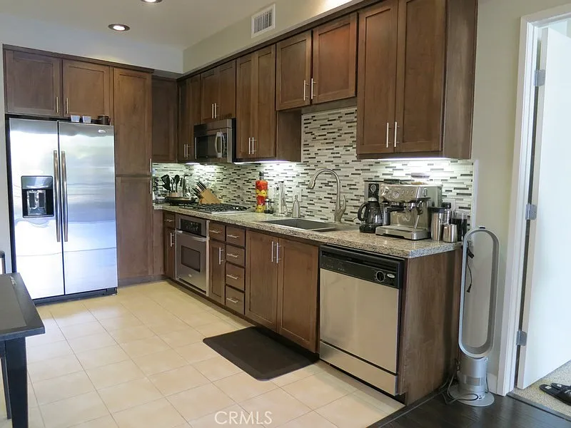 21301 Erwin St — Photo 3