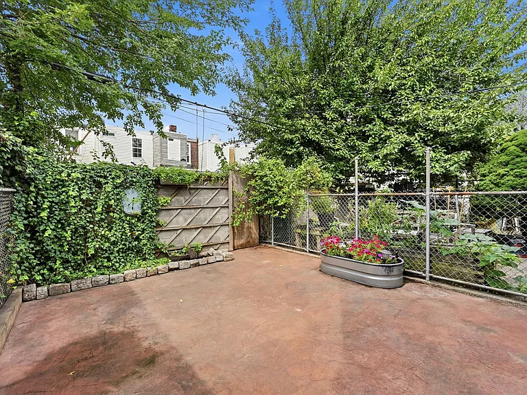 1532 E Berks St — Photo 25