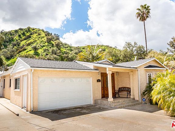 4th image of 2204 E Glenoaks Blvd