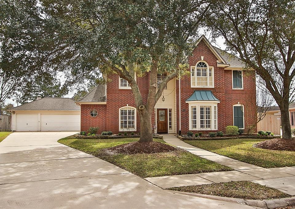1st image of 15110 Vista Heights Dr