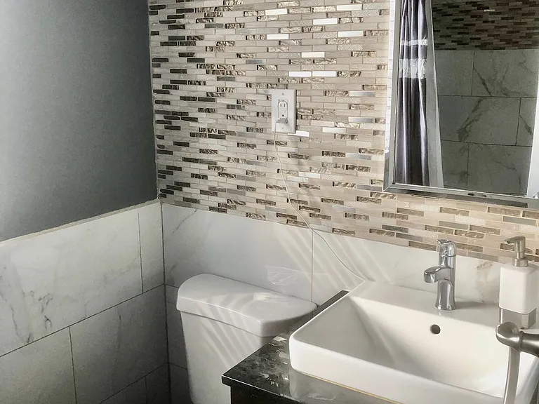4624 Regent St — Photo 12