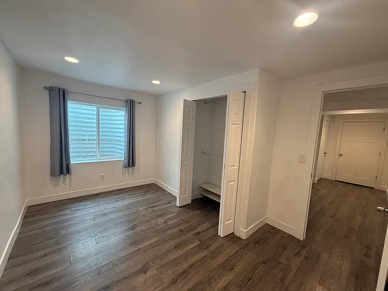 822 E 380 S — Photo 16
