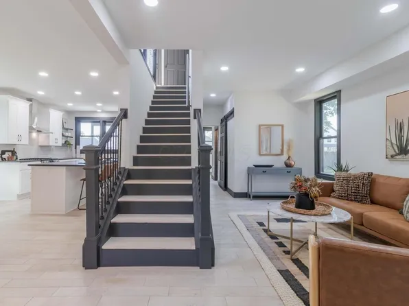 295 E 5th Ave, Columbus, OH 43201