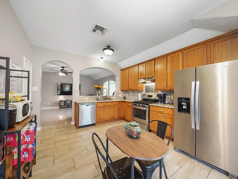 4006 Raspberry Ct — Photo 2