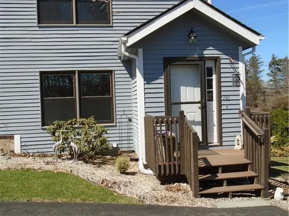 101 Lake Vista Drive #101, East Hampton, CT 06424