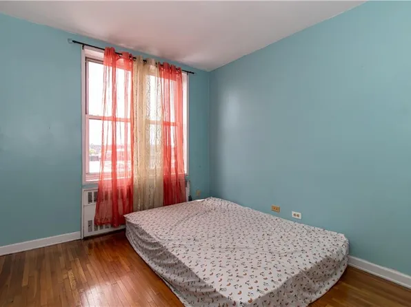 720 East 31st Street image 13 of 17