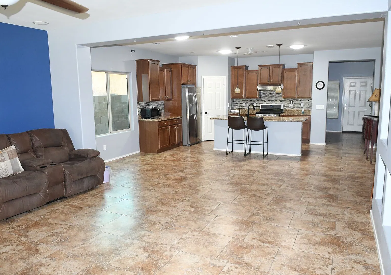 Ideal 3 Br + Den 2 Ba 2 Cg Home with Solar Near Northern and Loop 303 in Waddell — Photo 4
