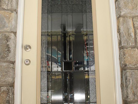 5th image of 133 Avon Ave