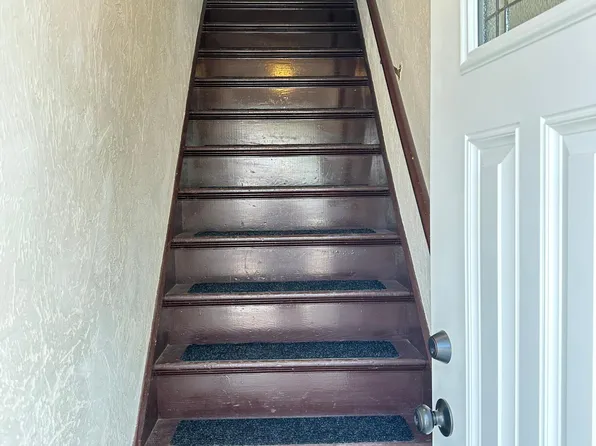 1 Brookline St #1, Webster, MA 01570