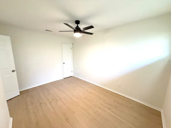 1401 Arvel Cir, Azle, TX 76020