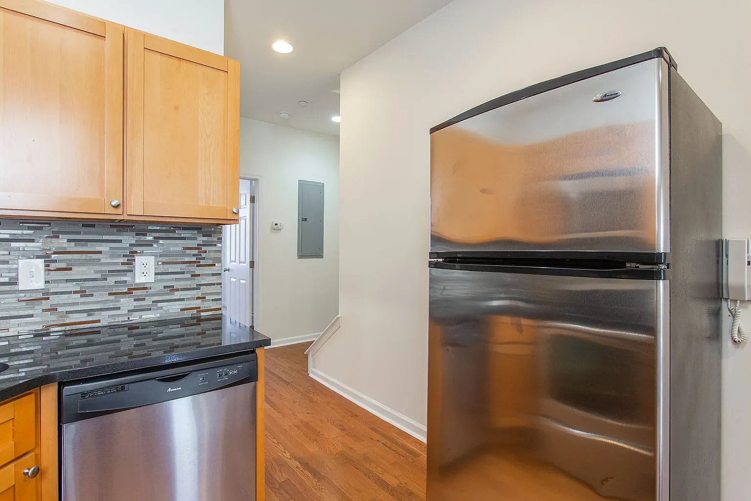 1712 Monument St — Photo 3