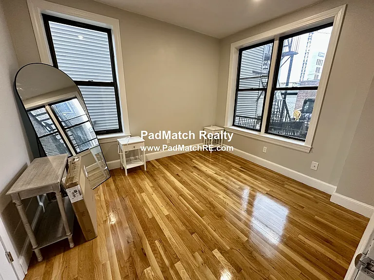 17 Highgate St #1 — Photo 4