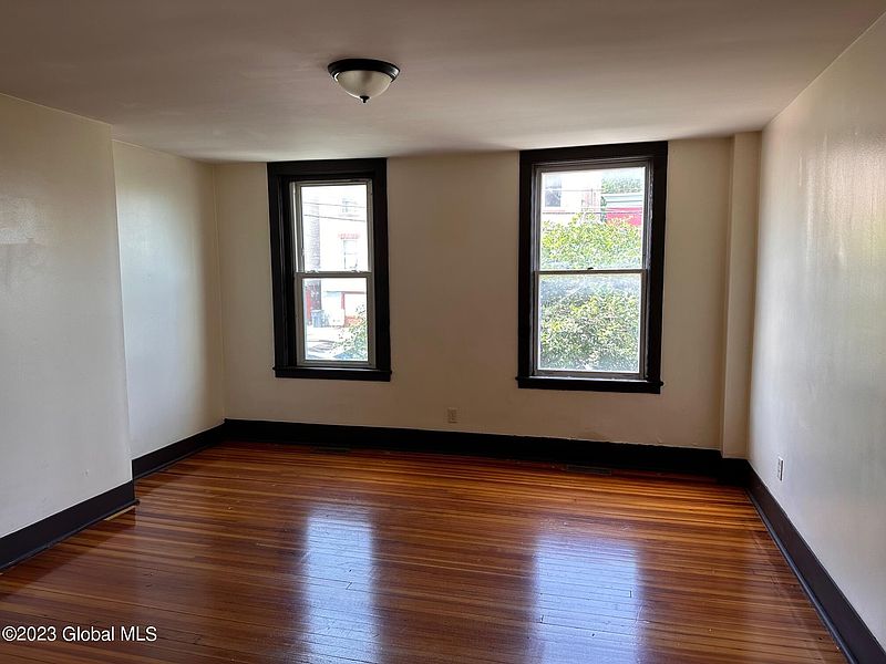 5th image of 69 Watervliet Avenue