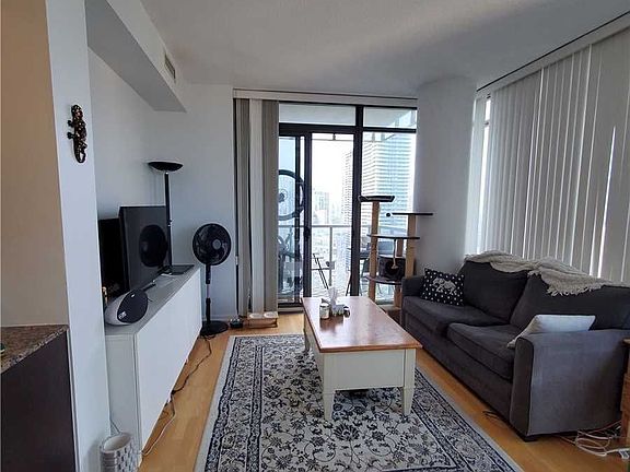 3rd image of 38 Grenville St #3208