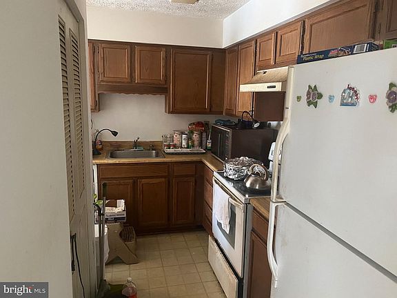 5th image of 2924 McGee Way