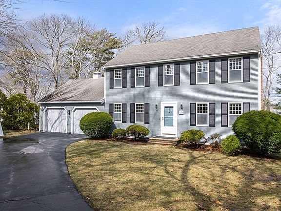 3rd image of 14 Quamhasset Rd