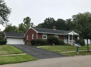 150 Westwood Dr, Hillsdale, MI 49242