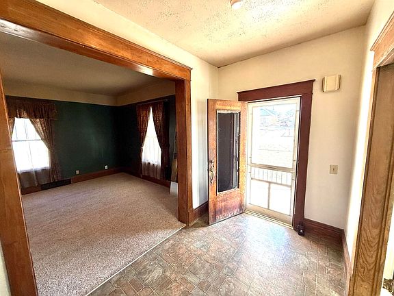 5th image of 307 N Main St