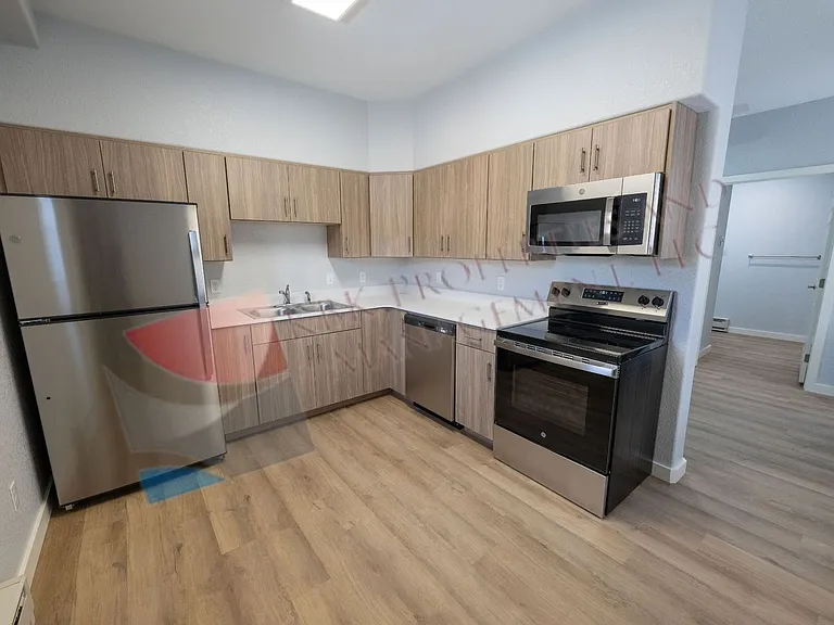 Loma Vista — Photo 3