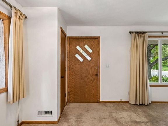 4th image of 8367 Greene Ave S