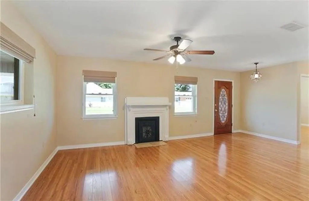 3 bed, 2000 sqft, $3,000 — Photo 3