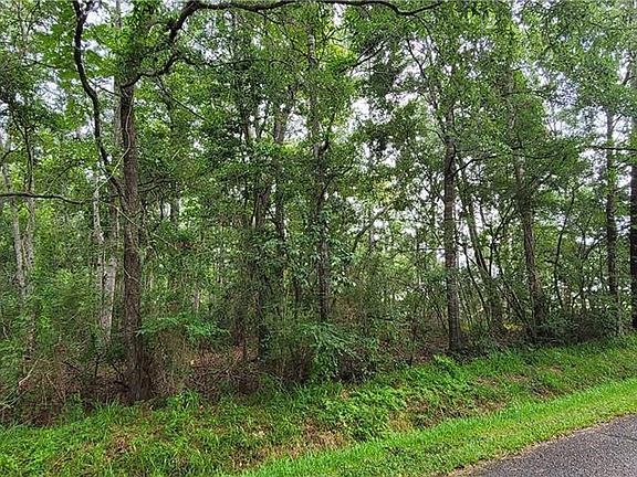4th image of Cloverland Rd