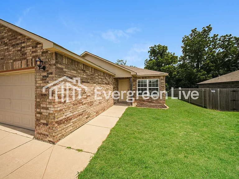 1850 Bliss Cir — Photo 2