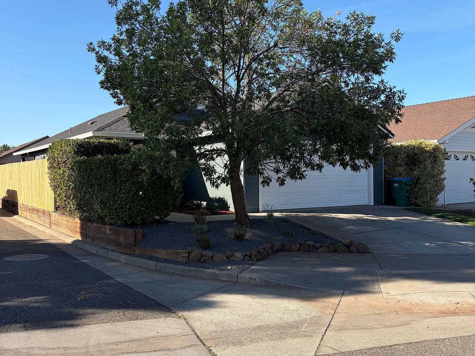 3 bed, 1126 sqft, $2,400 — Photo 3
