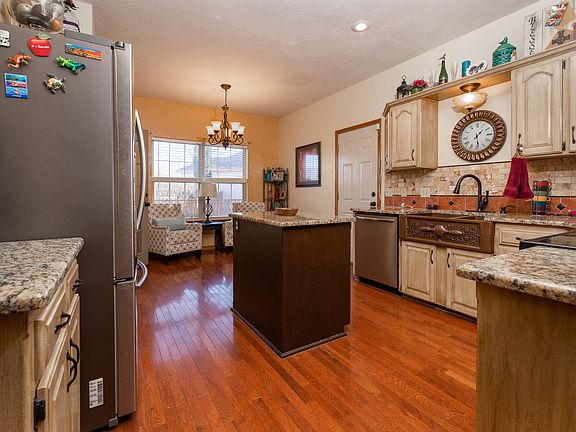 3rd image of 400 Bailiwick Dr