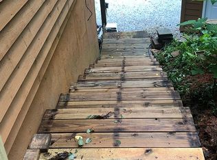 812 Chattooga Lake Rd, Mountain Rest, SC 29664