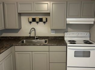 186 E Second St APT 1S, Manteno, IL 60950
