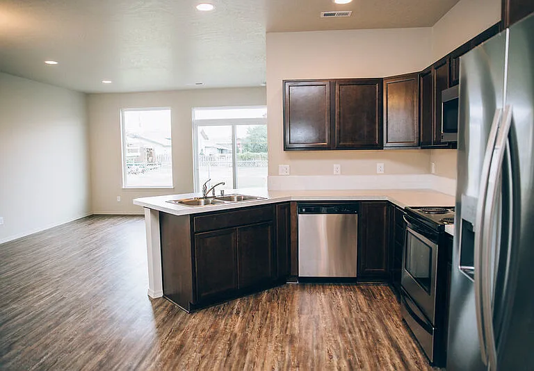 310 S Marigold Rd — Photo 3