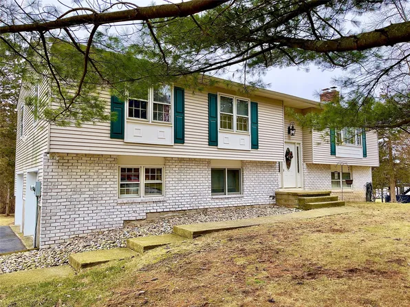 134 Forest Valley Road, Pleasant Valley, NY 12569