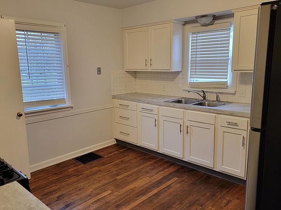 4th image of 515 Douglas Ave