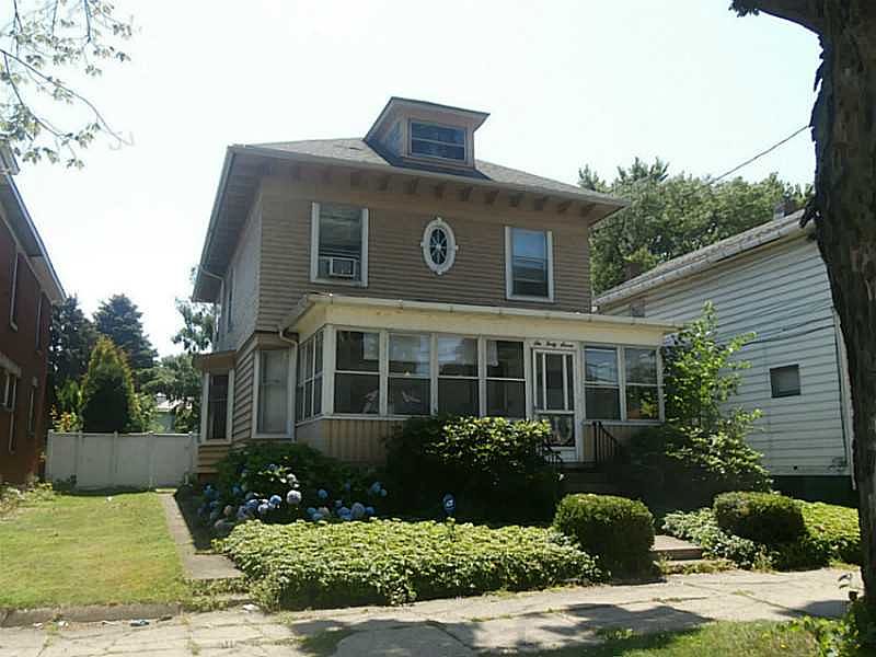 1st image of 647 E 10th St