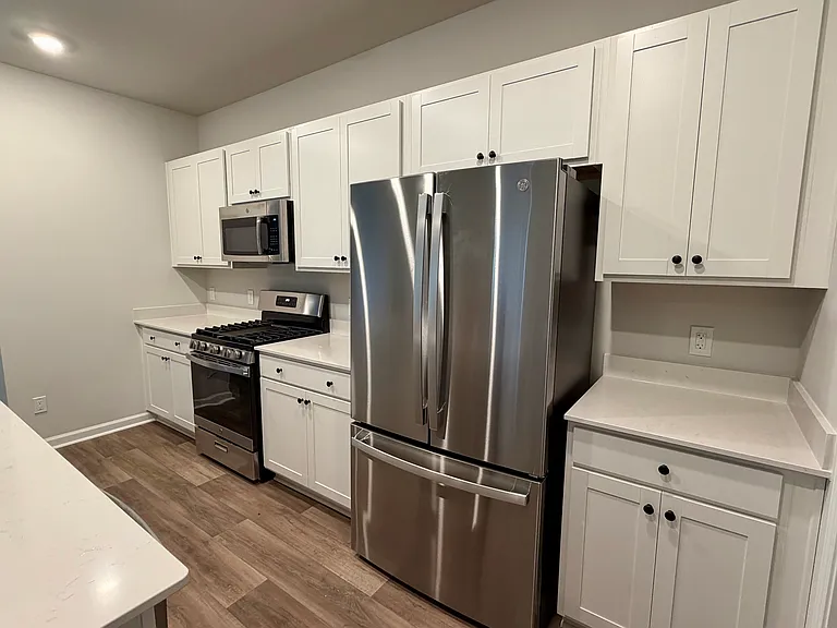 516 Crimson Pointe Dr — Photo 29