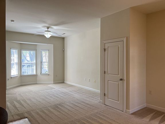5th image of 354 Summergate Dr