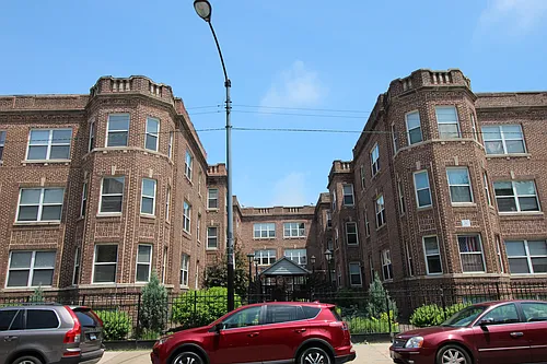 4927-33 N Kedzie Ave Photo 1