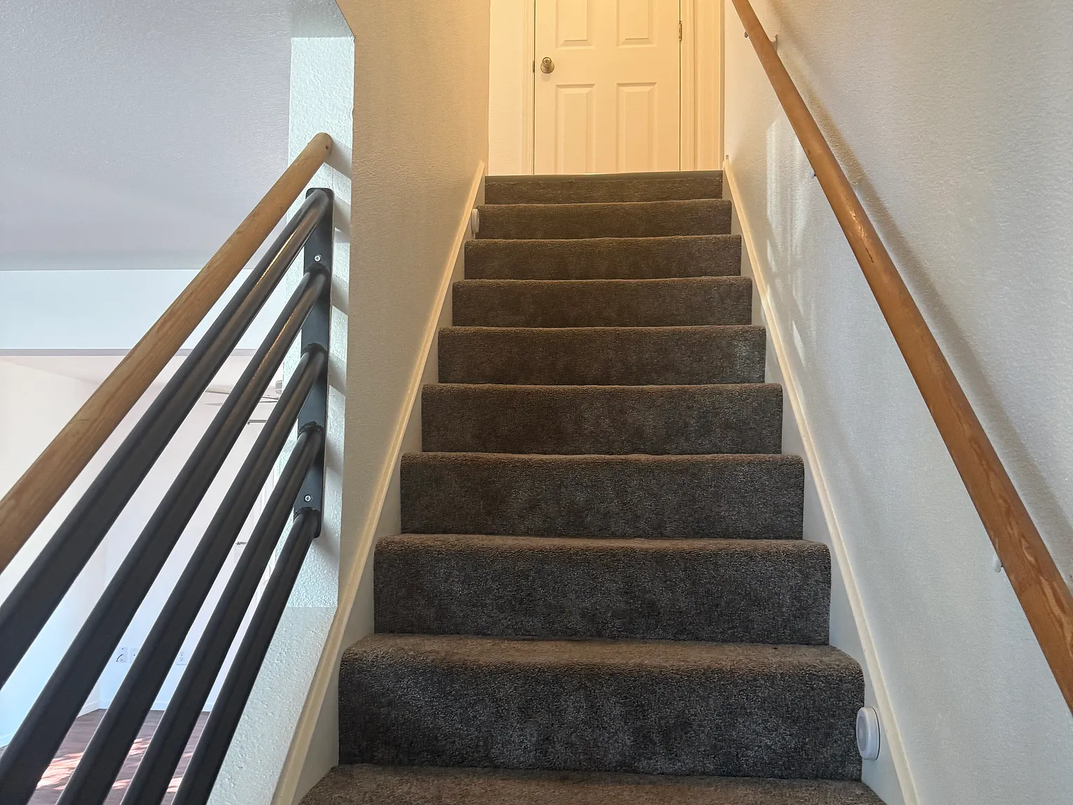 2 bed, 1.5 bath, $1,495 — Photo 2