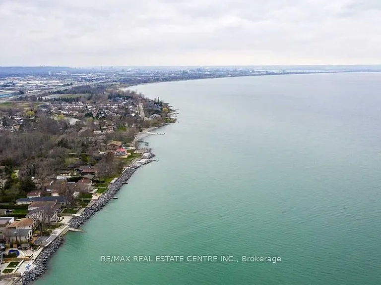 7 Waterview Dr — Photo 3