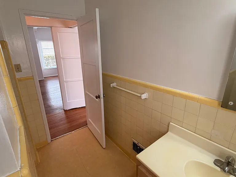 923 Ocean Ave #2 — Photo 5