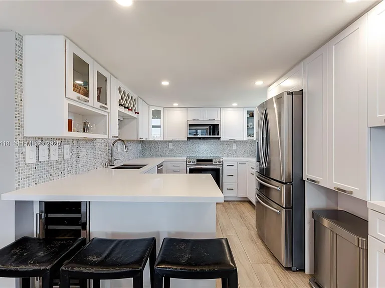 1901 Brickell Ave #B1809 — Photo 7
