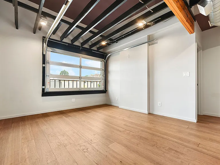 3315 Main St #1 — Photo 6