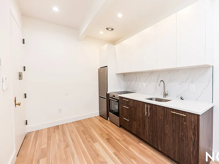 263 Stockholm St #2B — Photo 10